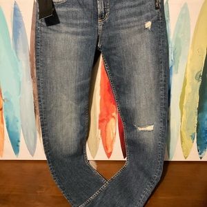 NWT Silver Avery distressed skinny jeans 26x31.